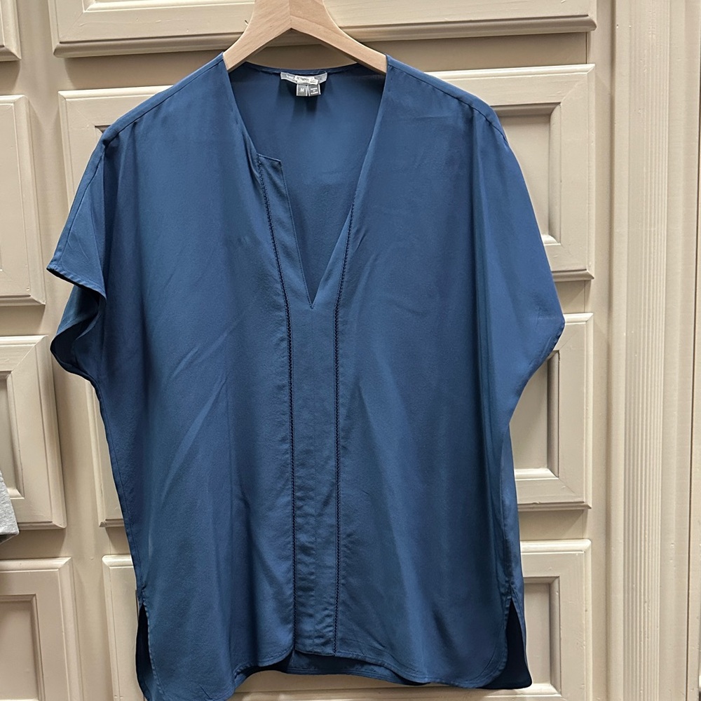 Vince Women's Blue V-Neck Blouse